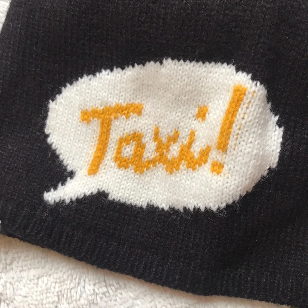 🚖Kate Spade Taxi! Speech Bubble 🚖 Beanie NWT black + black pompom